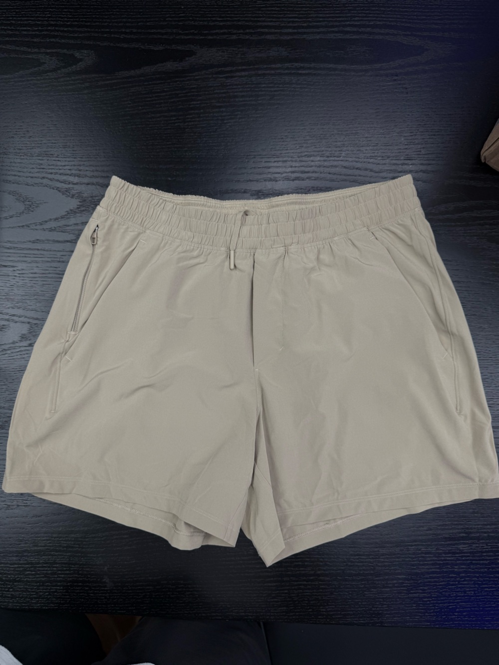 lululemon athletica Men's Beige Performance Athletic Shorts - 5 Inch Inseam